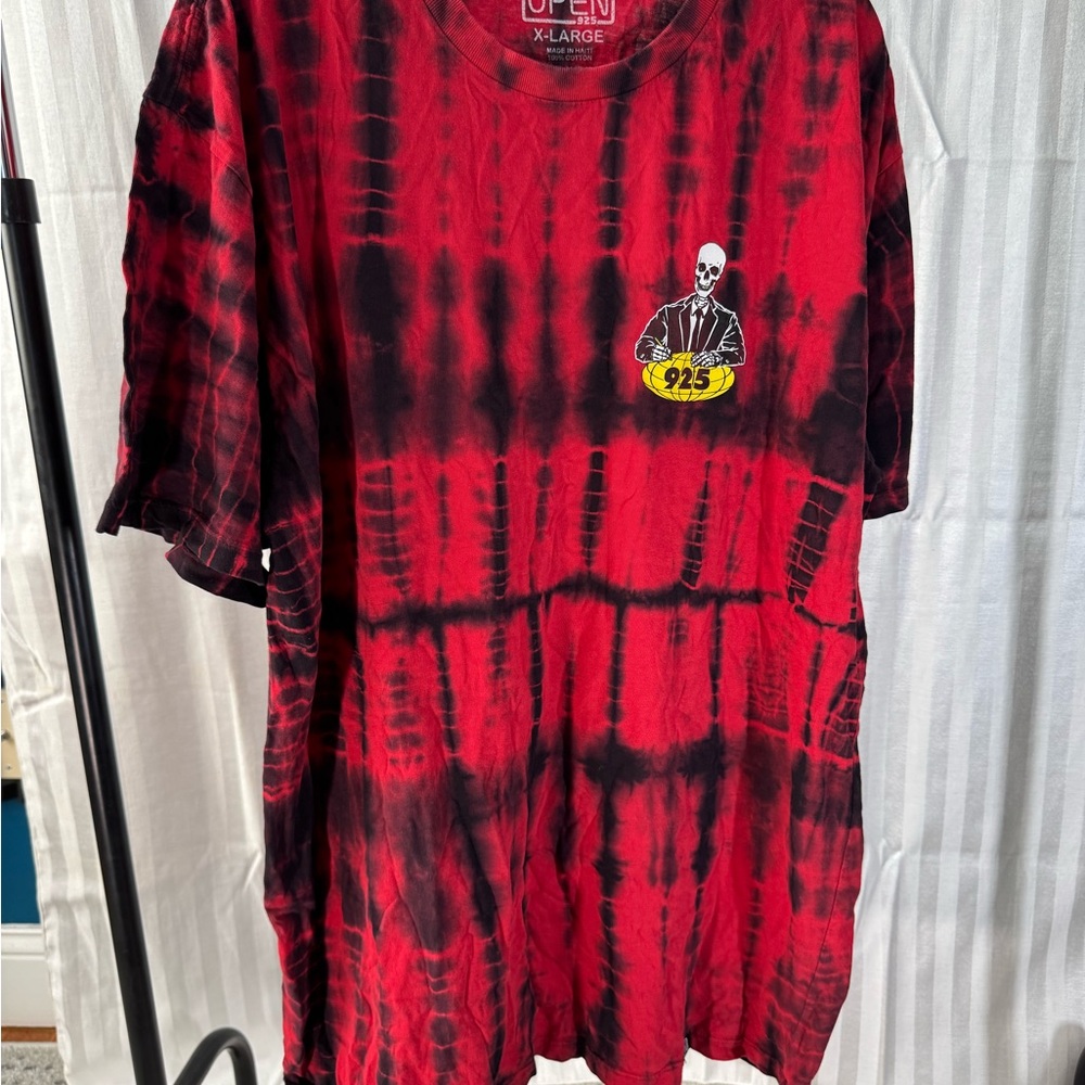 Red and Black Tie-Dye Graphic T-Shirt